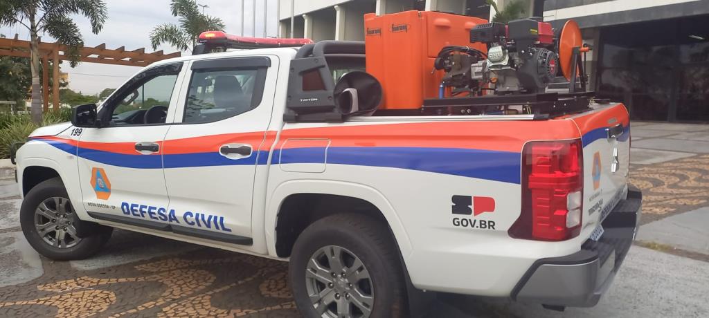 Nova Odessa recebe viatura 4x4 e kit de combate a incêndios para a Defesa Civil