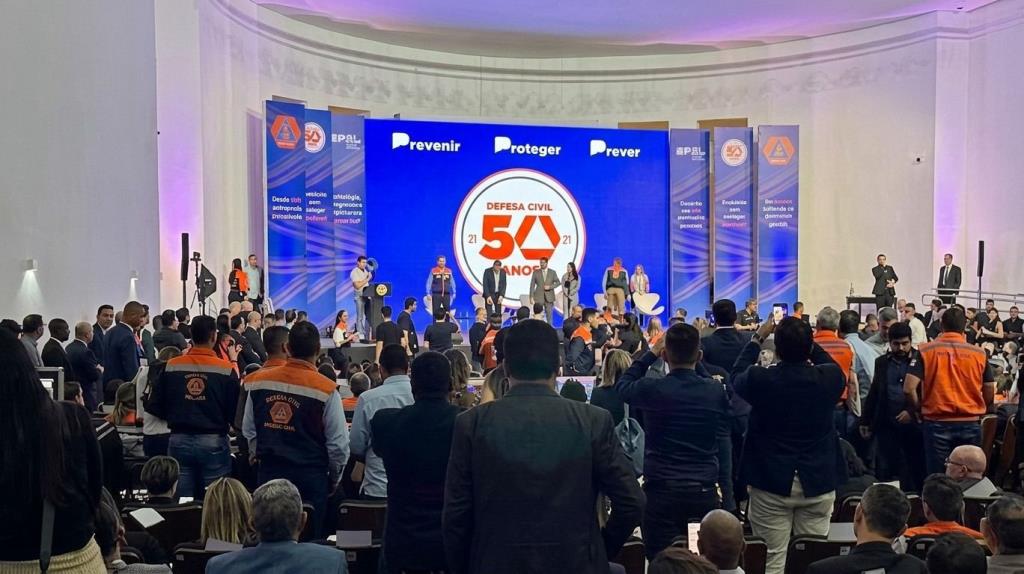 Prefeito Leitinho participa da celebração dos 50 anos da Defesa Civil de SP