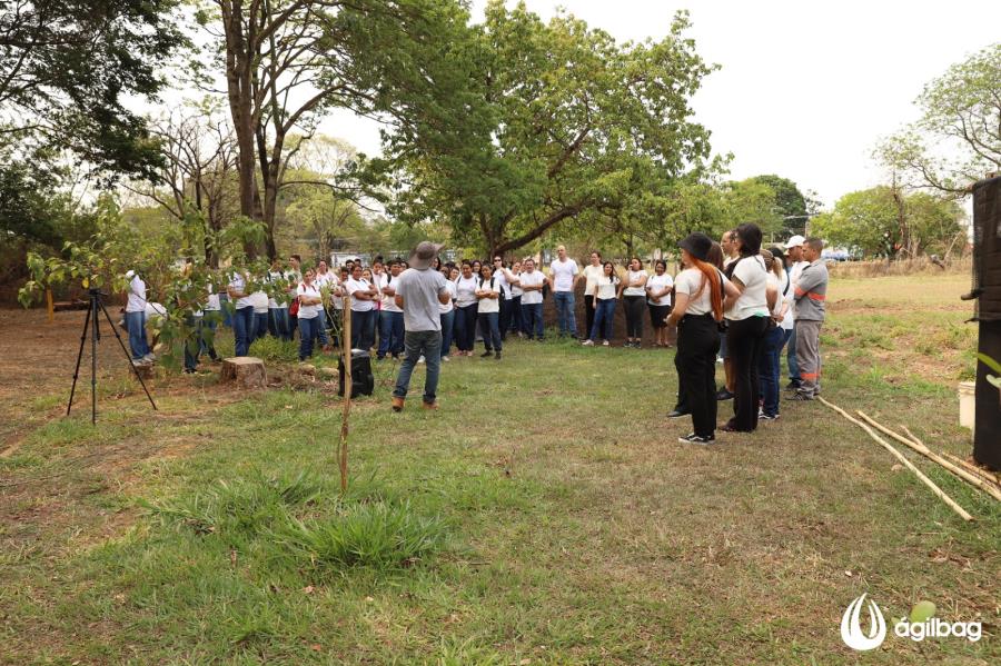 Ágilbag celebra Dia da Natureza plantando árvores em parceria com o Meio Ambiente da Prefeitura de Nova Odessa