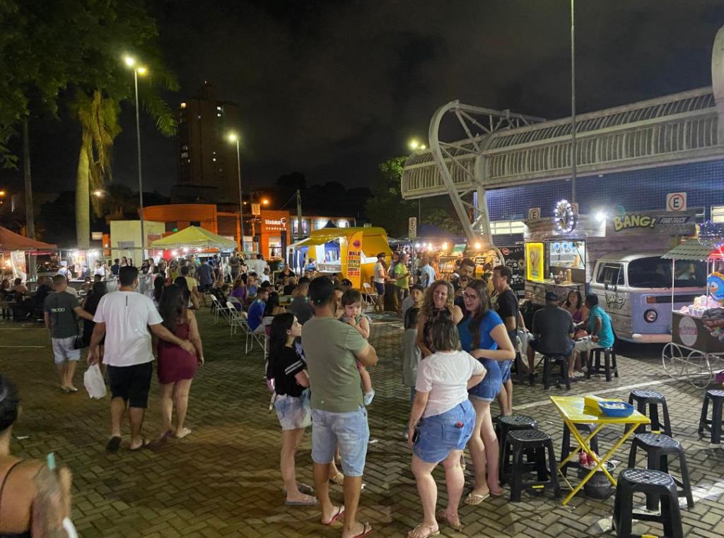 Feiras Noturnas de Nova Odessa terão atrações musicais nesta quarta e quinta (13 e 14/05)