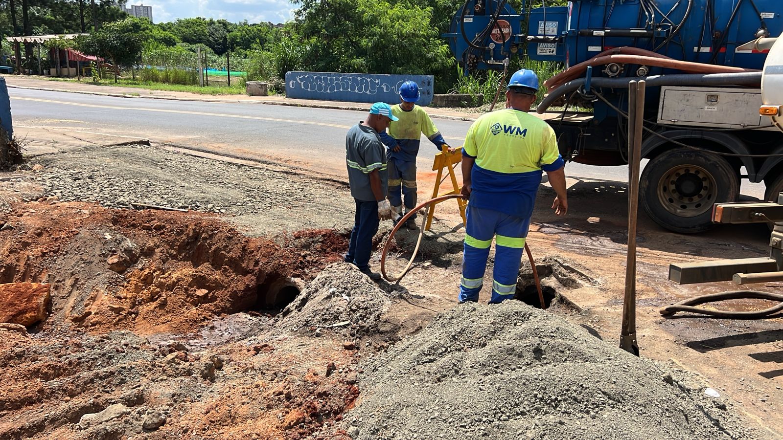 Serviços Urbanos da Prefeitura de NO reconstrói sistema de drenagem da ‘ponte’ da Rua Fioravante Martins