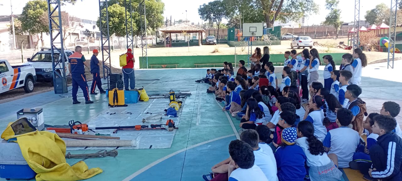 Prefeitura de Nova Odessa intensifica prevenção a queimadas com palestras educativas em escolas