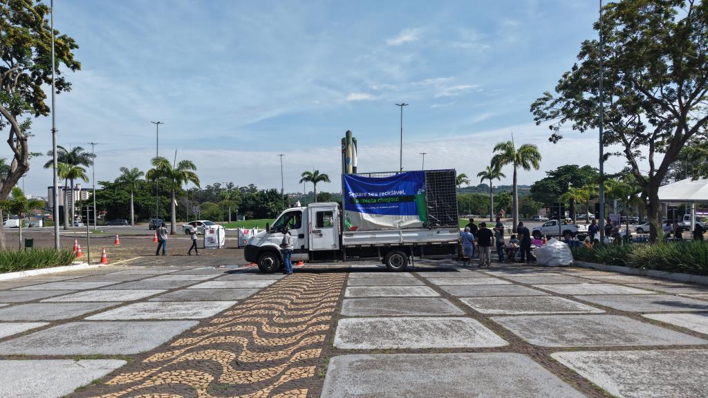 Nova Odessa lança programa "Recicla Fácil" com distribuição de sacolas e expansão da coleta seletiva domiciliar