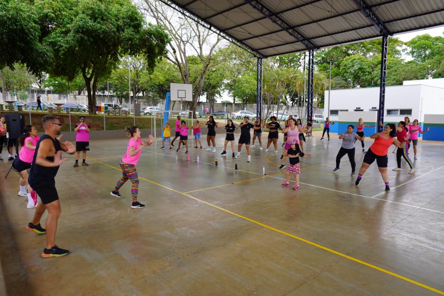 500 pessoas participaram de ‘Manhã Esportiva’ do Outubro Rosa da Prefeitura de Nova Odessa