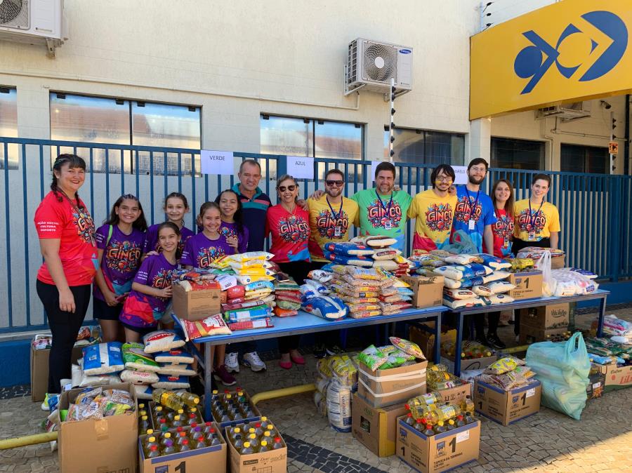 Gincana do Colégio Objetivo Nova Odessa arrecada 1,8 tonelada de alimentos para famílias atendidas pelo Fundo Social da Prefeitura