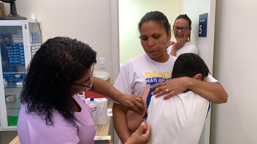 Saúde da Prefeitura de Nova Odessa amplia vacinação contra a dengue para faixa etária de 10 a 14 anos