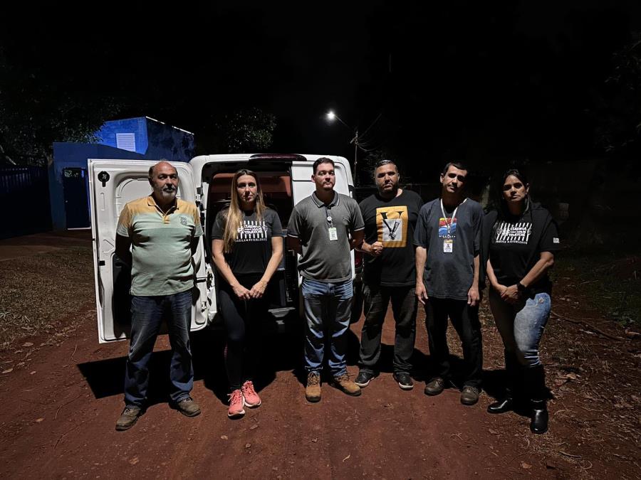Força-tarefa de Zoonoses e ONG Cadeia Para Maus Tratos resgata cão abandonado em Nova Odessa; GCM busca identificar veículo que abandonou o animal em chácara