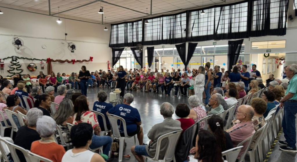 300 idosos da Melhor Idade participam de confraternização no Fundo Social de Nova Odessa