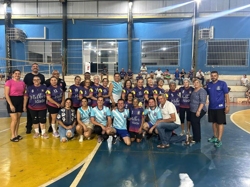Santa Salete realiza torneio de vôlei adaptado da melhor idade durante festividades de aniversário