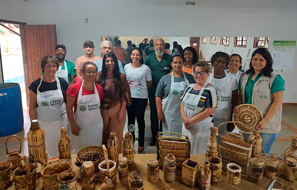 ✅SENAR promove curso de capacitação de Artesanato em Fibras Naturais no CRAS I 🔹As pessoas que participaram do curso tiveram a oportunidade de aprender diversas técnicas de trabal