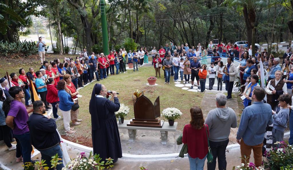 Atibaia abre festejos de 361 anos com missa e procissão até o Parque das Águas