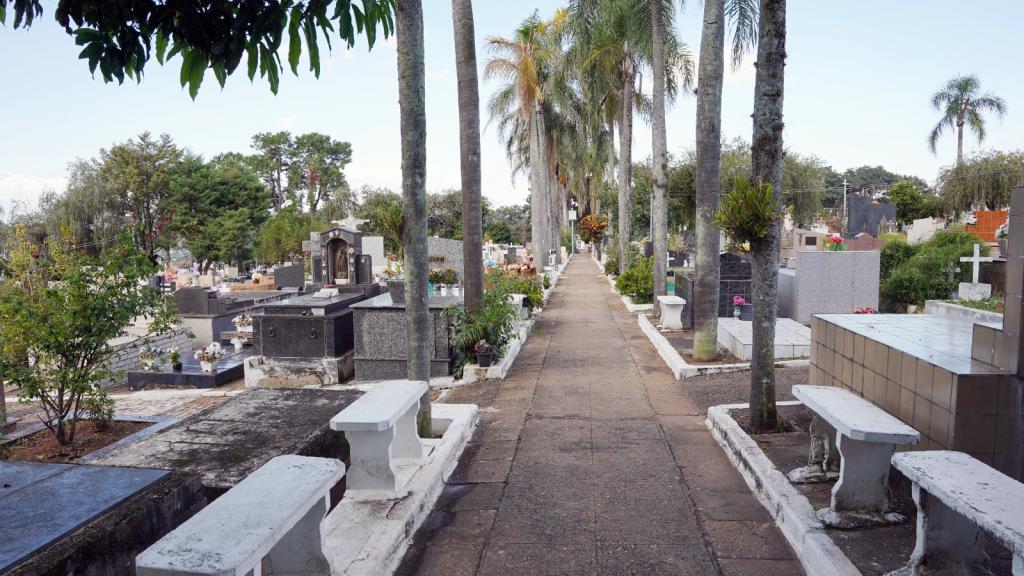 Prefeitura orienta sobre a necessidade de conservação dos túmulos nos cemitérios municipais