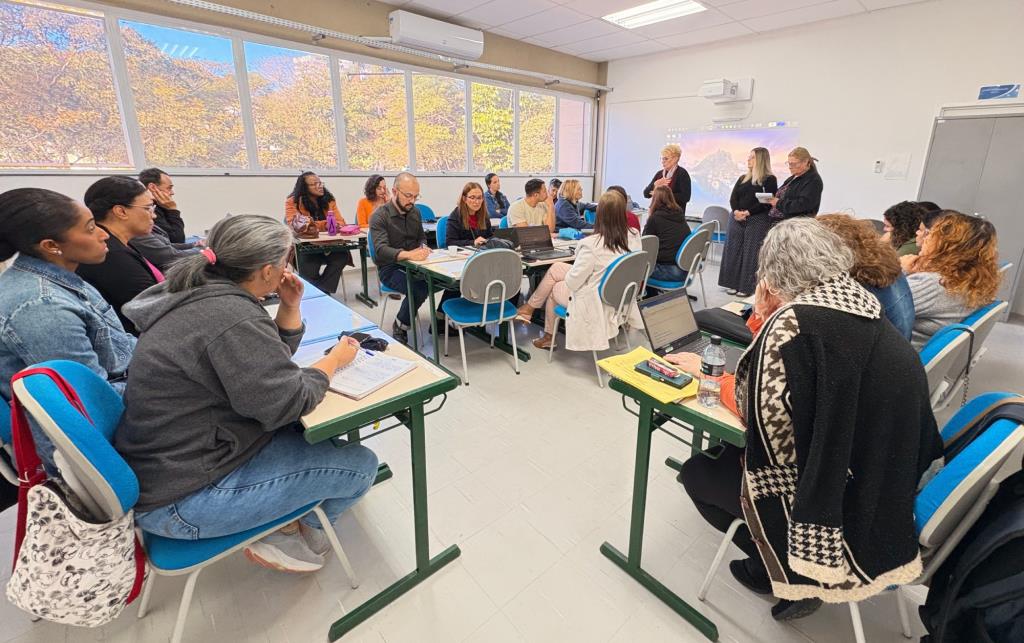 Profissionais da Rede Municipal de Ensino de Atibaia participam de formação sobre educação inclusiva