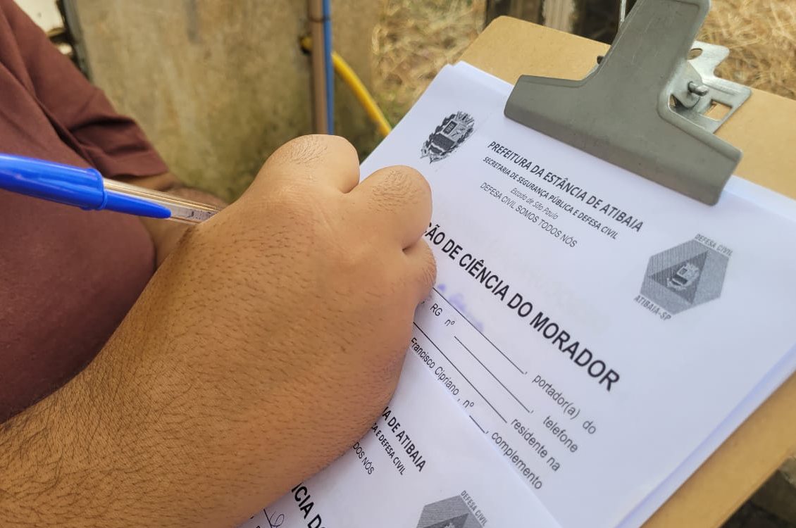 Defesa Civil notifica famílias sobre desocupação de imóveis interditados no bairro Paraíso do Tanque