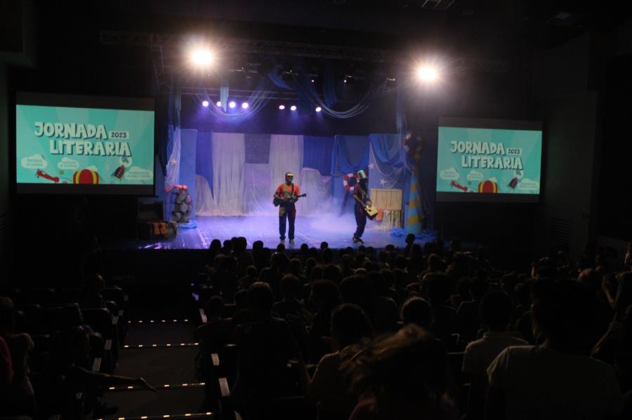 "O Palhaço Picolé" fez a festa da Pré-escola na primeira semana da Jornada Literária de Atibaia