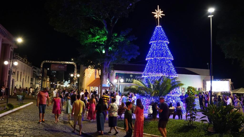 “Nosso Natal” ilumina Atibaia e celebra o período festivo com decoração em diversos pontos da cidade