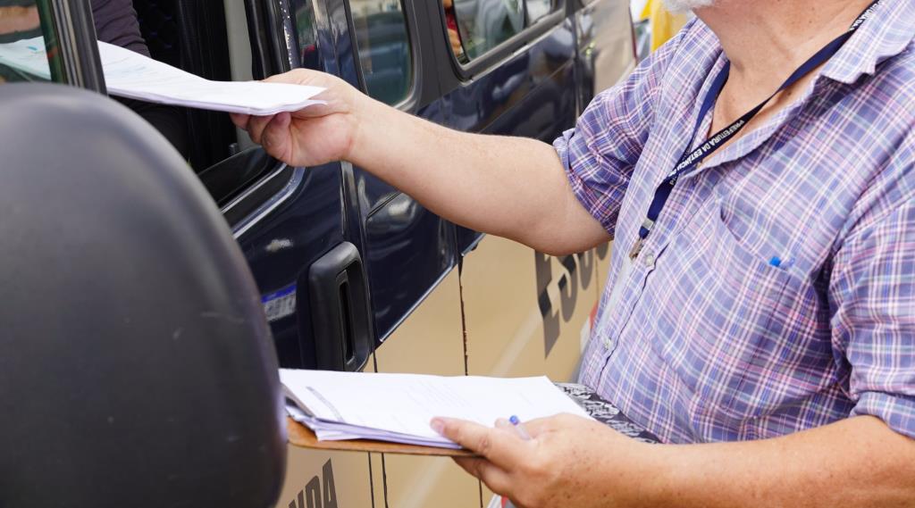 Prefeitura de Atibaia reforça caráter preventivo em ação com vans do transporte escolar
