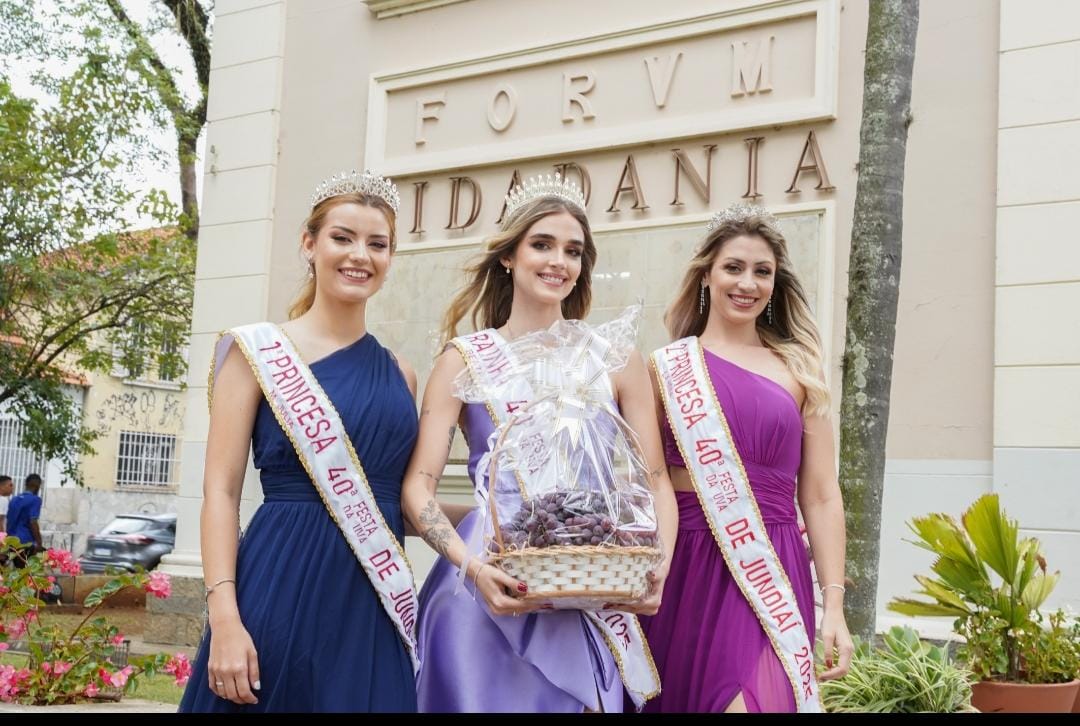 Rainha e princesas da Festa da Uva de Jundiaí visitam Atibaia