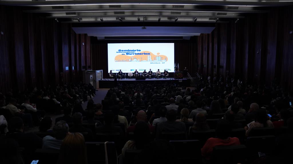 Ouvidoria Geral de Atibaia participa de seminário internacional e fortalece gestão pública