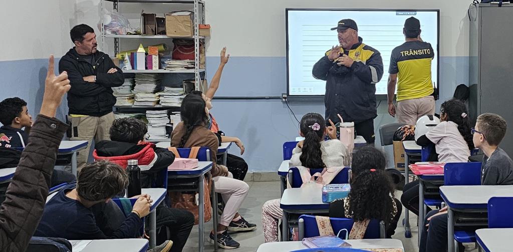 Maio Amarelo: atividades educativas sobre segurança viária continuam nas escolas municipais