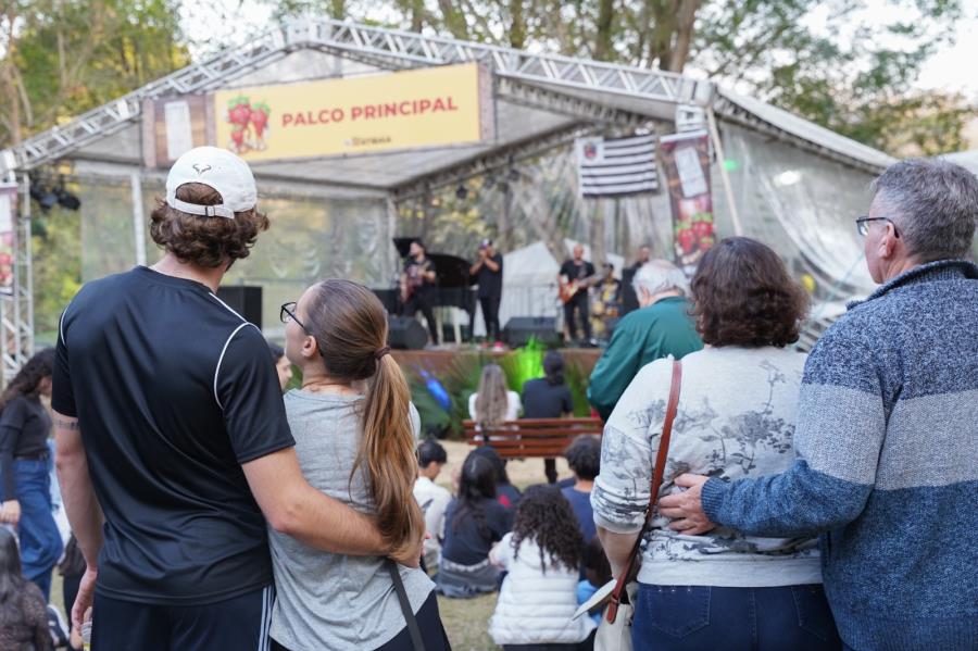 Último final de semana do “Festival da Família, Música e Morango 2025” tem atrações para todas as idades