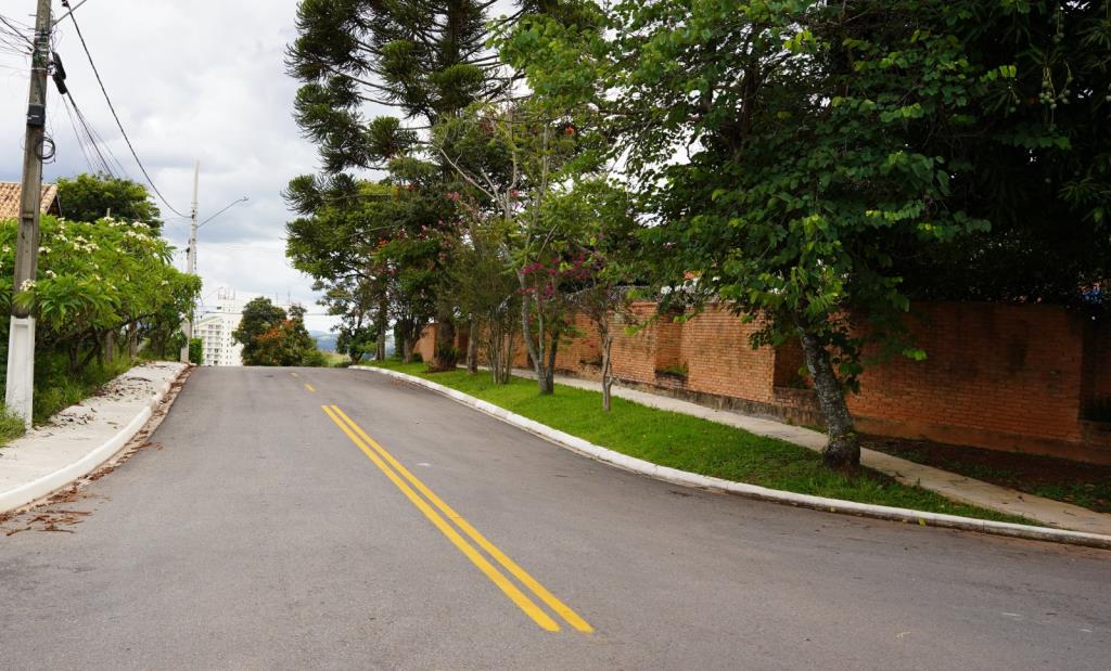 Prefeitura entrega obras de pavimentação no Campos de Atibaia e Jardim Santo Antônio