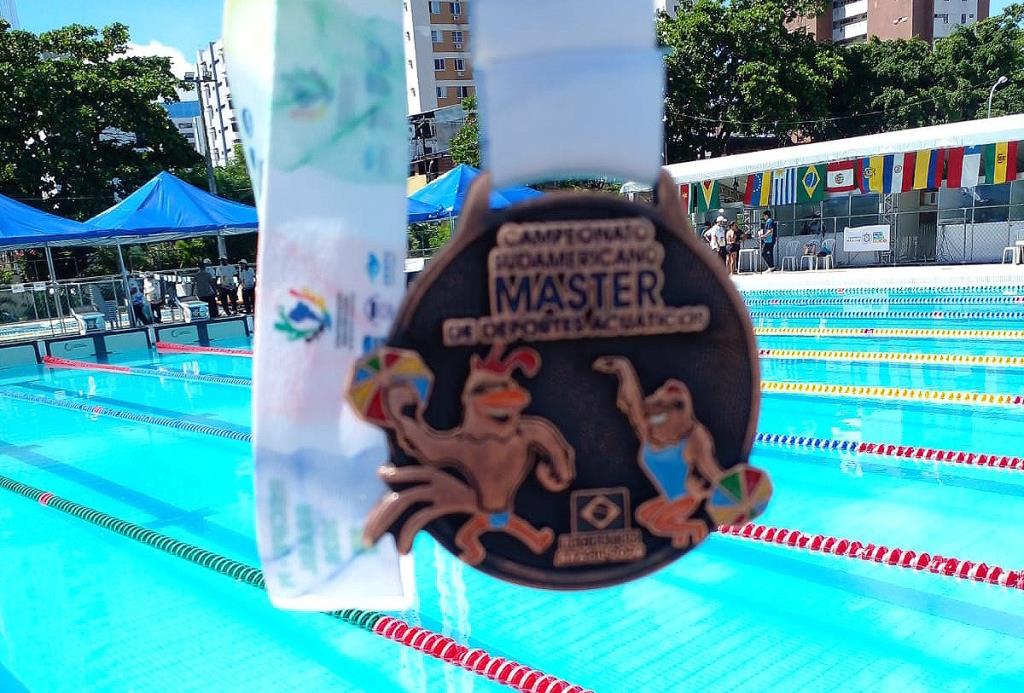 Atleta de Atibaia conquista medalhas de bronze no Campeonato Sul-Americano de Natação