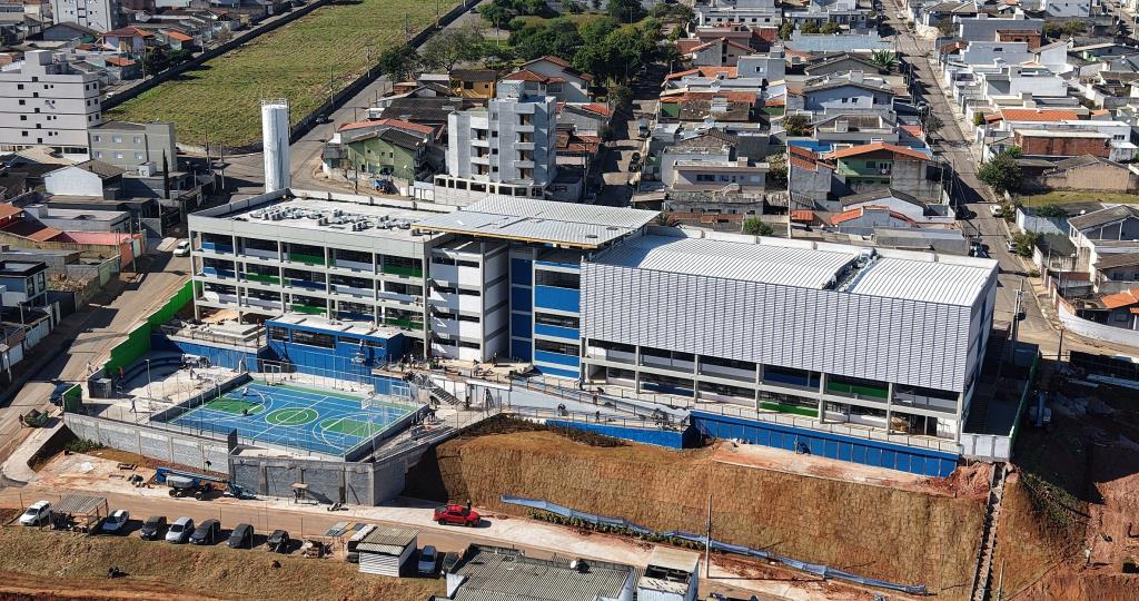 Governo do Estado inaugura nova escola no Nova Cerejeiras em terreno doado pela Prefeitura