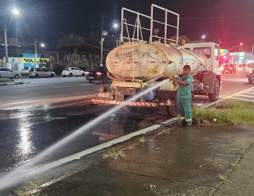 Zeladoria realiza mutirão de limpeza em áreas de evento do Carnaval