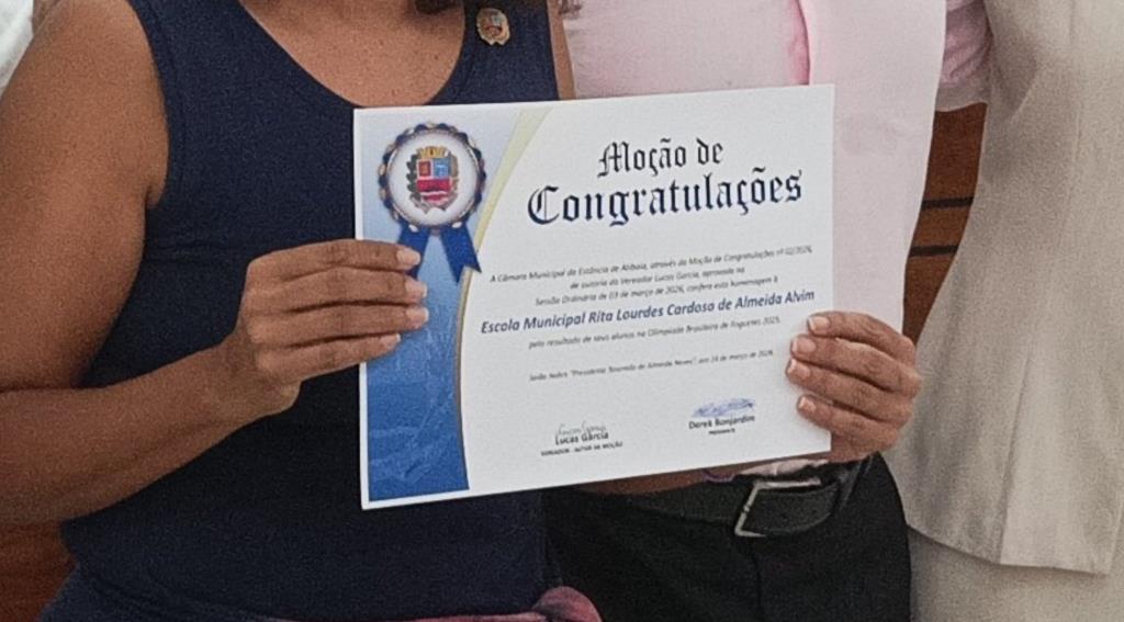 Alunos da EM Rita Lourdes recebem Moção de Louvor por destaque na Olimpíada Brasileira de Foguetes