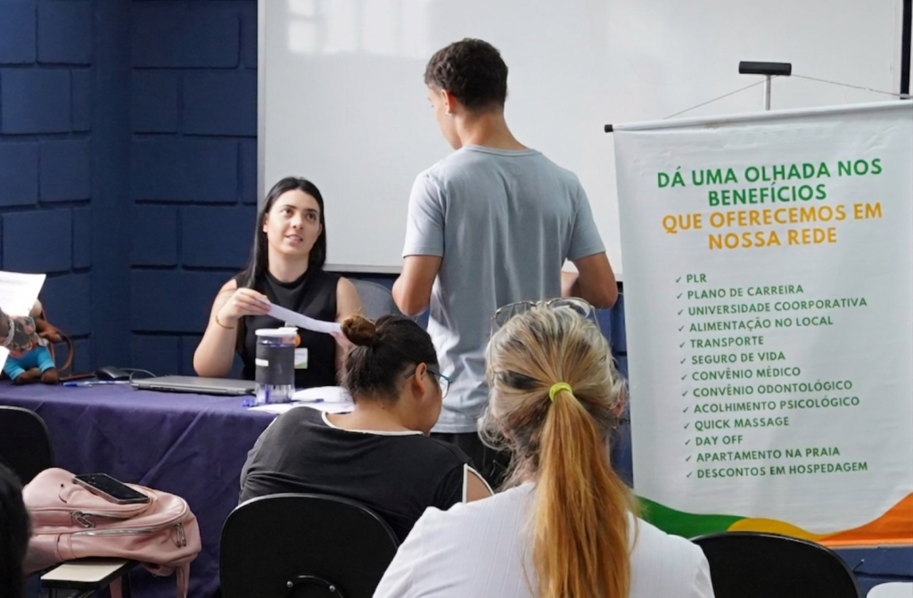 Mais de 160 pessoas participam de Mutirão de Emprego no Jardim Imperial