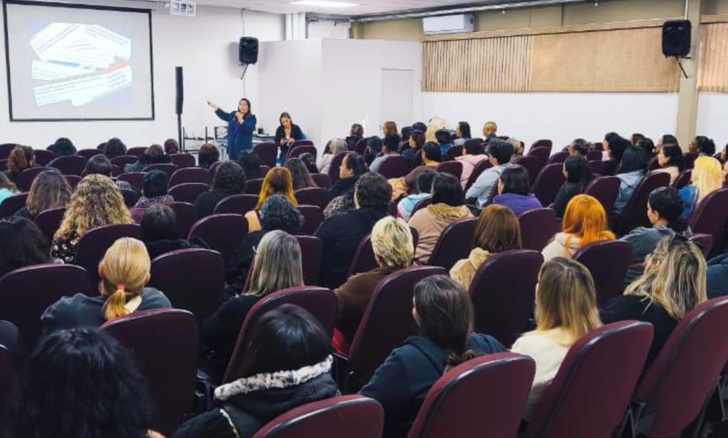 Secretaria de Educação de Atibaia realiza curso de atualização e capacitação para mais de 230 merendeiras