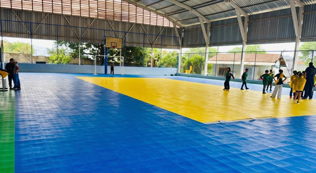 Prefeitura moderniza quadra e salas anexas da EM Maria Kazuko e avança com plano de revitalização esportiva