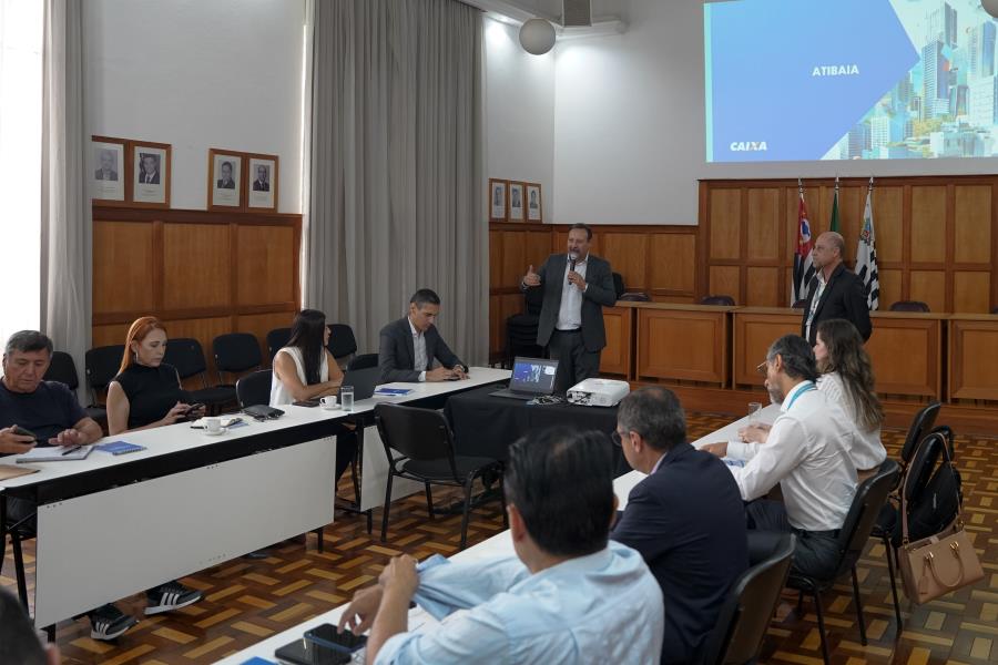 Equipe da CAIXA apresenta programas de apoio a políticas públicas e linhas de financiamento ao governo municipal