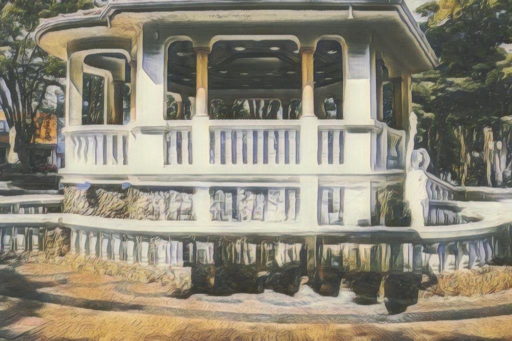 Manutenção no coreto da Praça Central