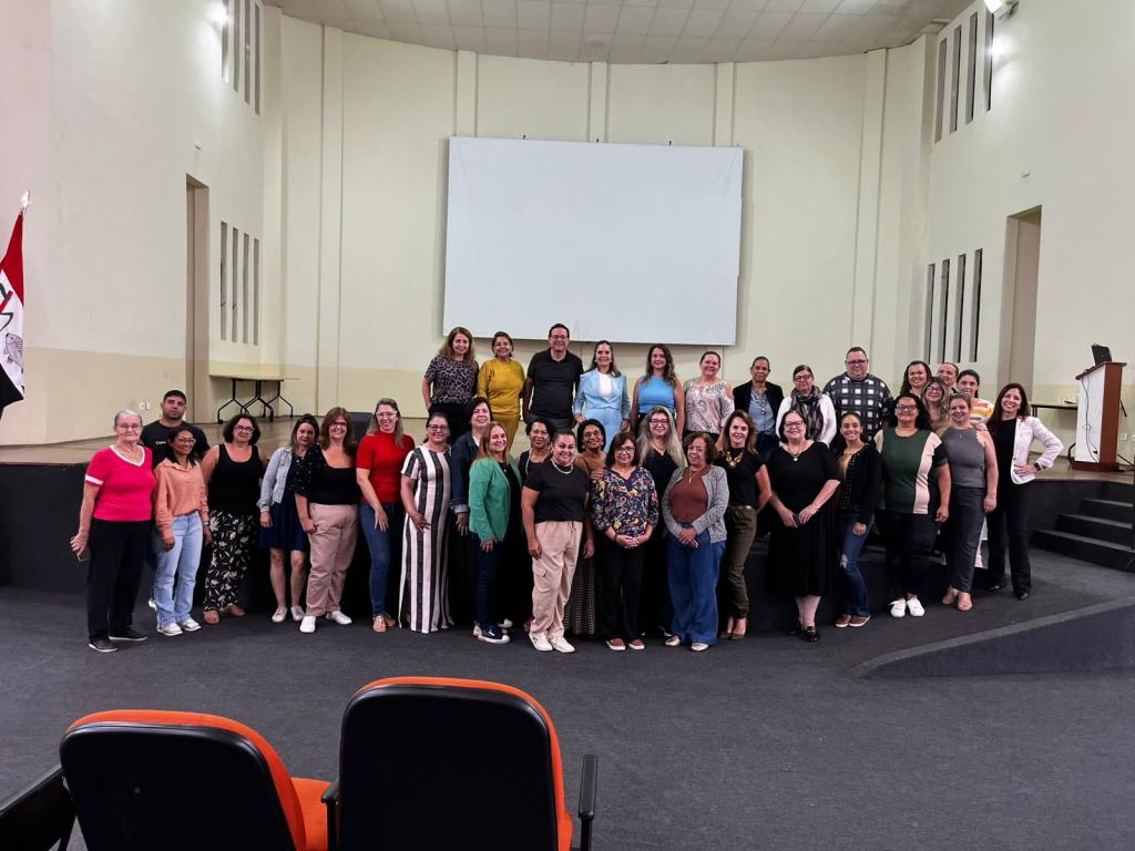Secretaria de Educação realiza encontro em celebração ao mês da mulher