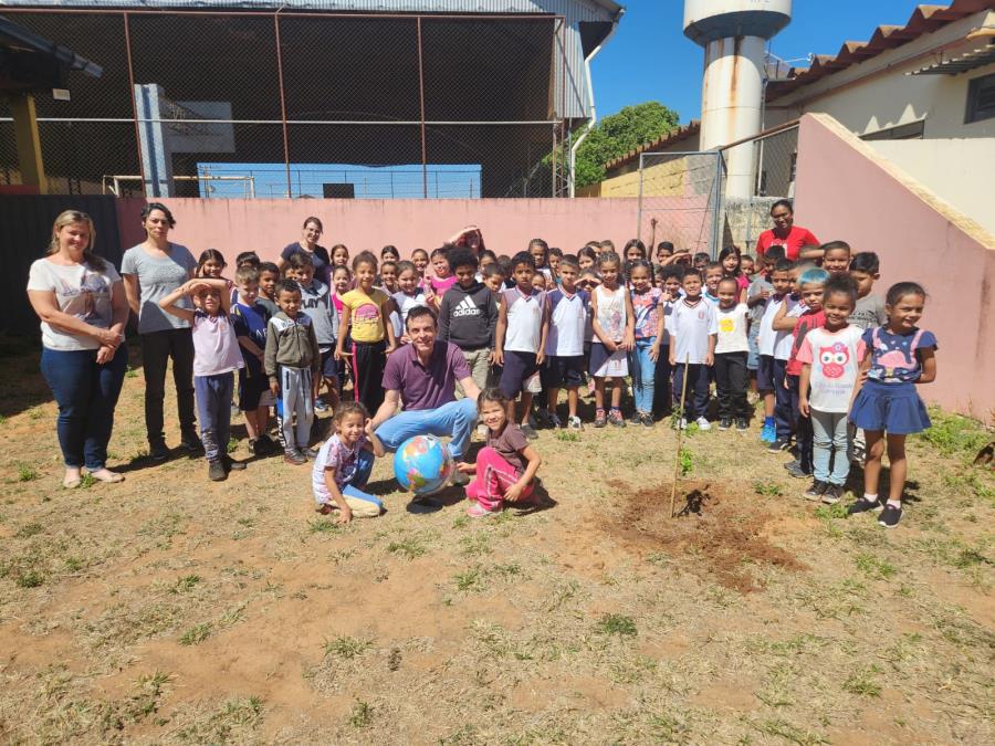 Educação ambiental na escola Zuleika Velloso