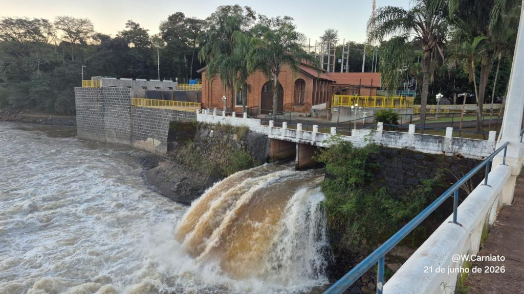 Cachoeira de Emas recebeu mais de 11 mil visitantes neste domingo (21/06)