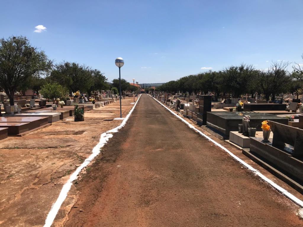 Zeladoria completa no Cemitério Municipal