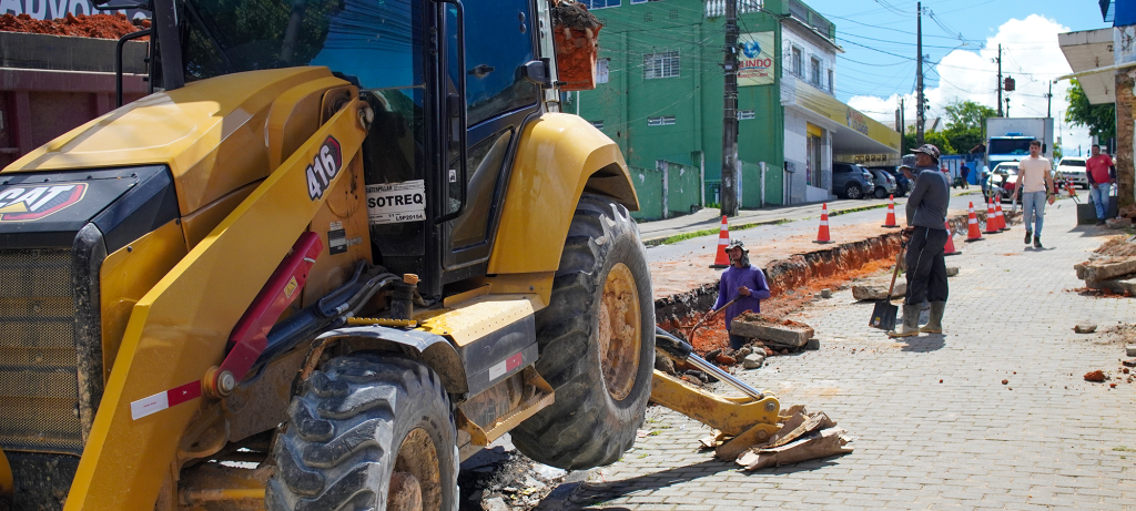 Prefeitura inicia obras de recuperação asfáltica na Rua Ormenzinda Vasconcelos; confira as alterações no trânsito