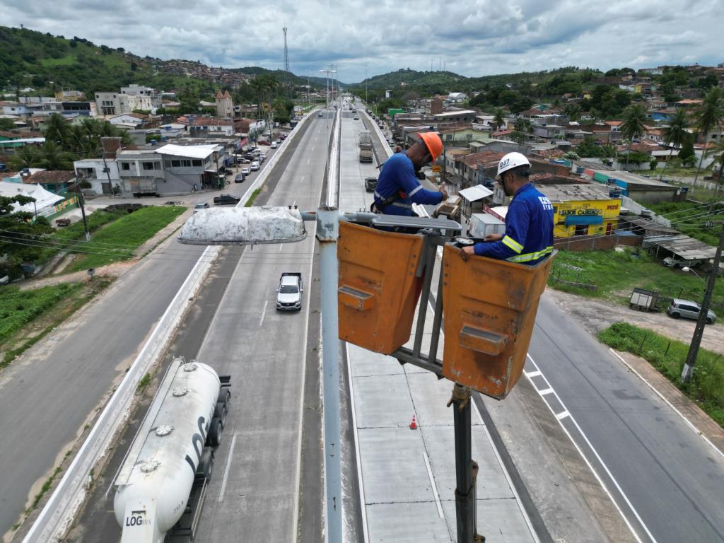 Prefeitura e Estado iniciam iluminação 100% LED no viaduto de Bonança