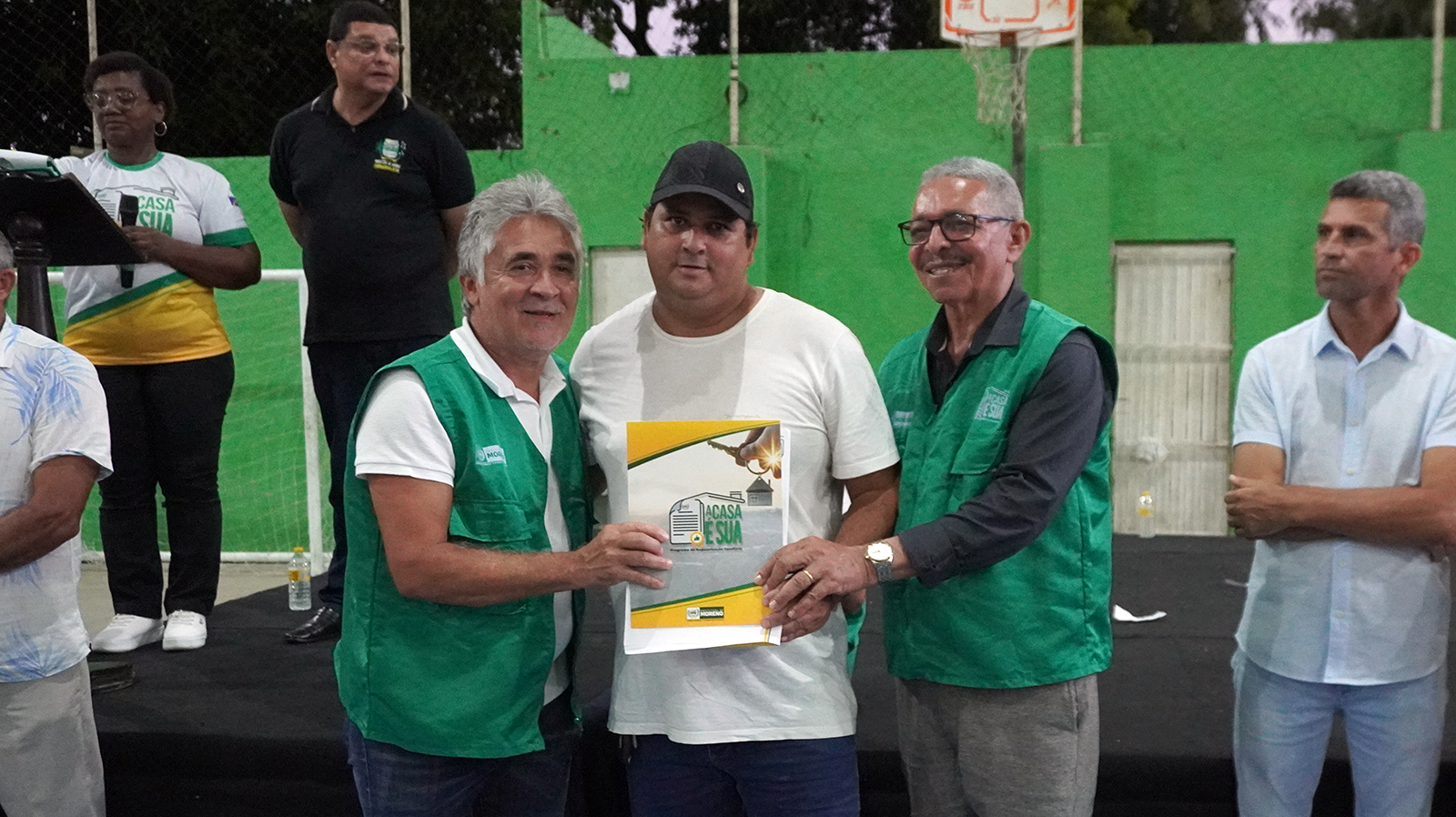 Comunidade recebe títulos de posse em solenidade histórica na Quadra Zezo Bernardo
