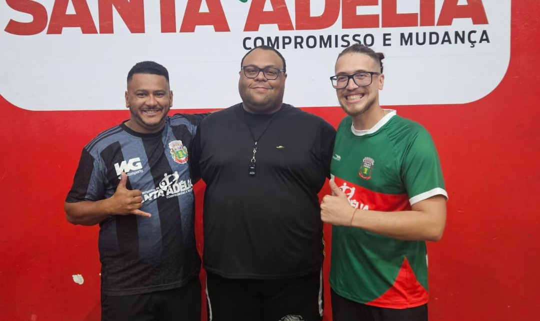 Novo treinador assume a Escolinha de Vôlei de Santa Adélia  A Escolinha de Vôlei de Santa Adélia está sob novo comando. O professor Matheus Couto Benjamim Zanca é o novo responsáve