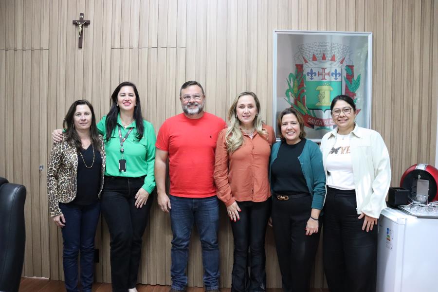 Reunião no Paço Municipal fortalece ações sociais em Santa Adélia
