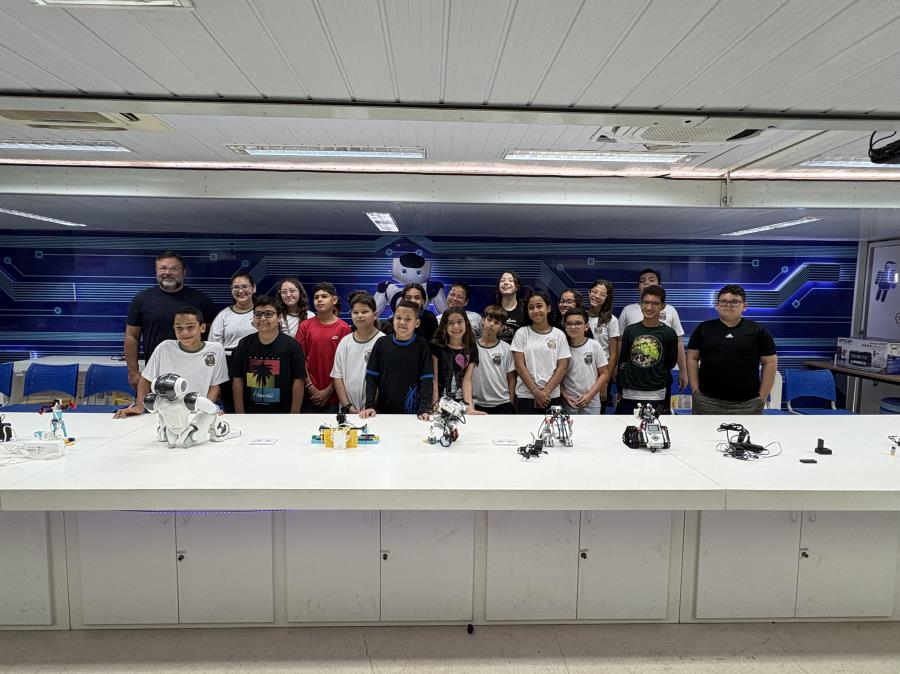 Unidade Móvel de Ciência e Tecnologia do SESI-SP visita Santa Adélia e encanta alunos com experiências práticas