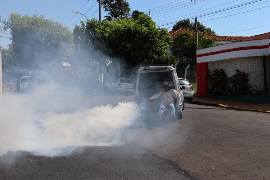 Prefeitura aplica inseticida para combater Aedes aegypti em toda a cidade