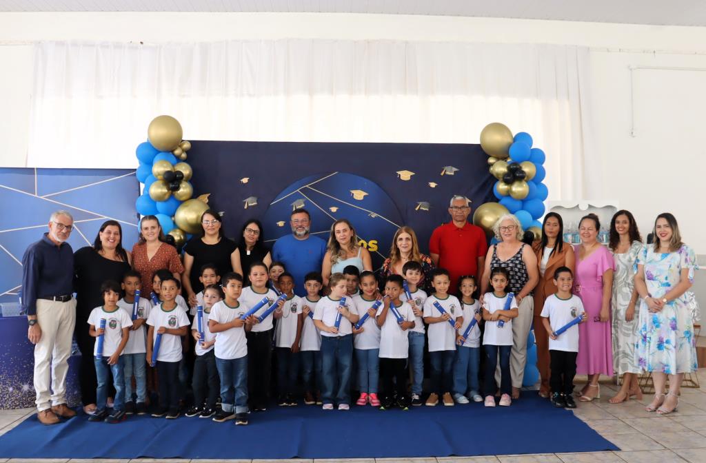 Santa Adélia encerra ciclo de formaturas da Rede Municipal de Ensino
