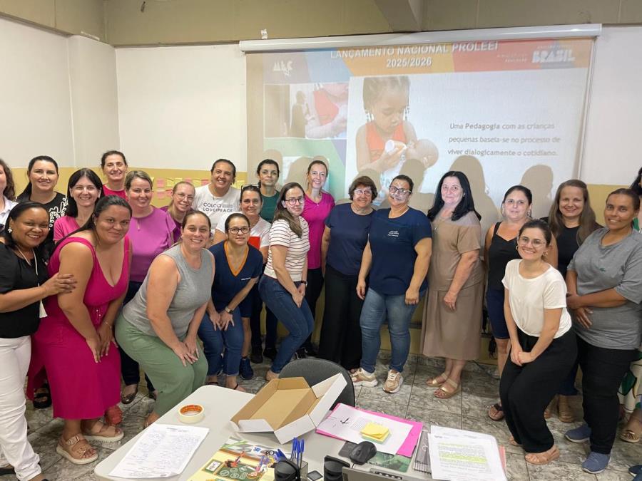 Professores da Educação Infantil participam de formação do programa LEEI