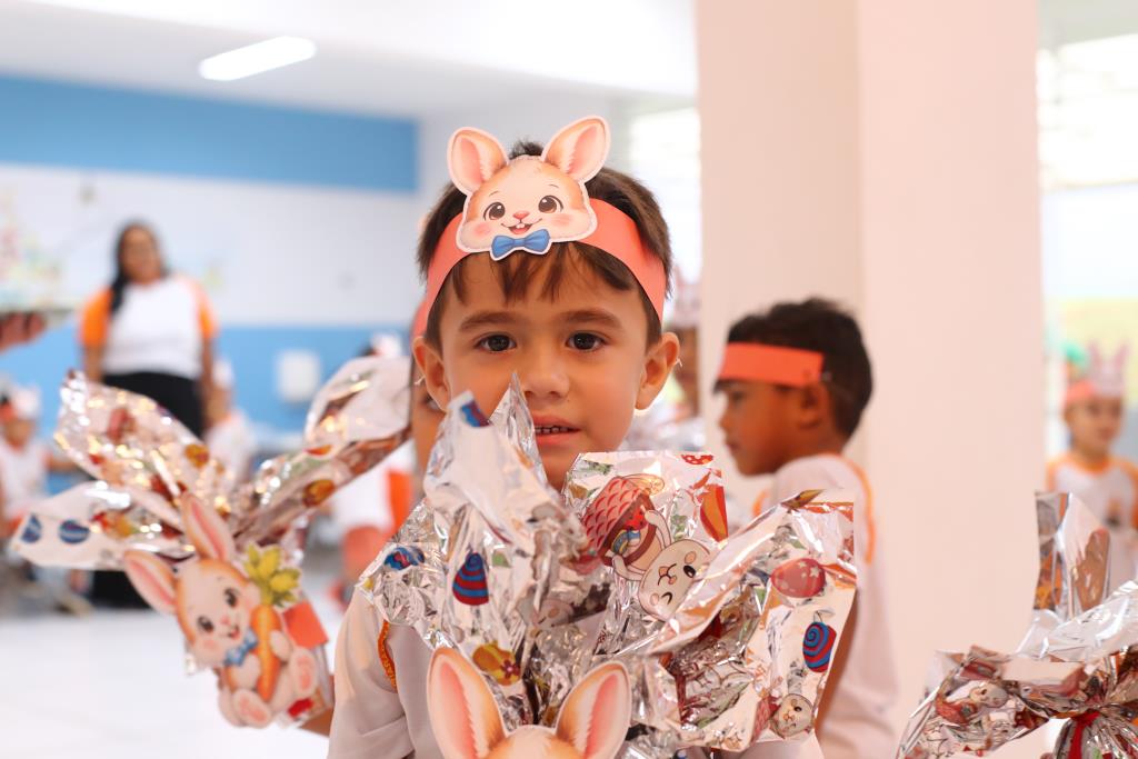 Prefeitura de Guararema entrega ovos de chocolate na Rede Municipal de Ensino