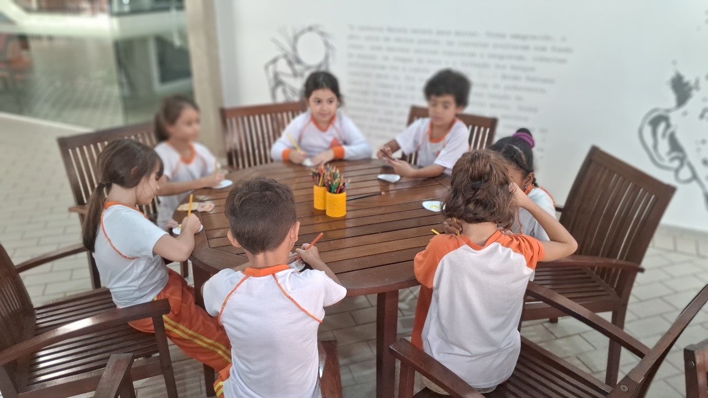 Fábulas, livros e descobertas: alunos de Guararema embarcam em nova jornada na Estação Literária